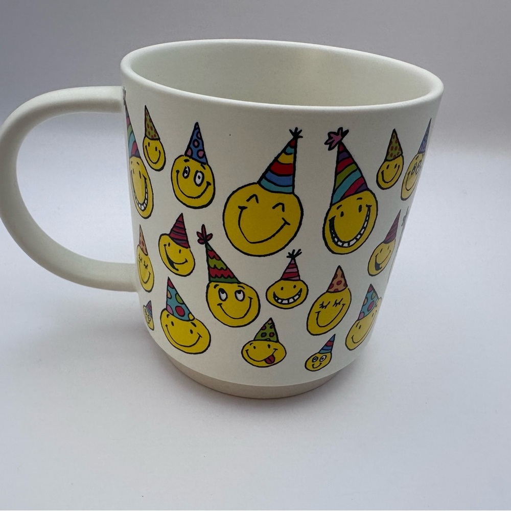 Hallmark Shoebox Smiley Face Birthday Mug | Party Hat Coffee Cup